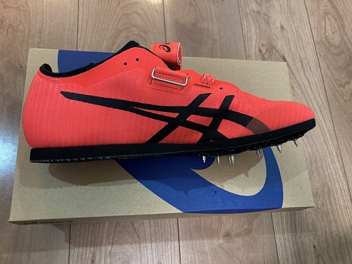 asics『ロングジャンププロ3』レビュー!!超フラットなスパイク
